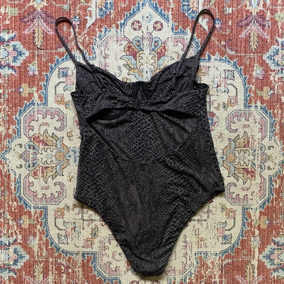 Acacia Python one piece suit - Picture 8 of 9